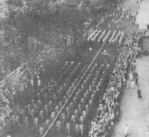 VFWparade.jpg (49767 bytes)