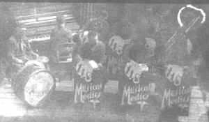 118StationHospDanceBand.jpg (52761 bytes)